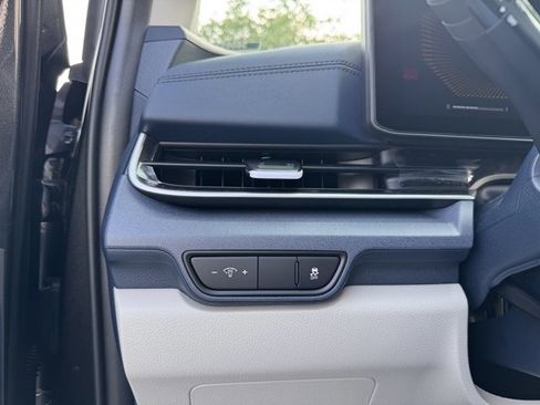 New 2026 Kia Carnival EX image 13