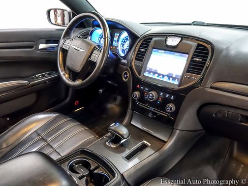 Used 2014 Chrysler 300 S image 32