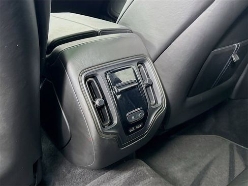 Used 2021 Aston Martin DBX image 25