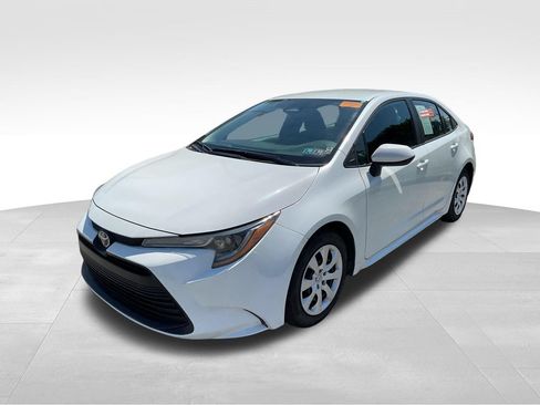 Used 2024 Toyota Corolla LE FWD image 4