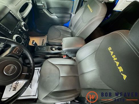 Used 2015 Jeep Wrangler Unlimited Sahara w/ Connectivity Group image 22
