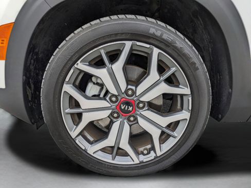 Used 2021 Kia Seltos SX w/ SX Sunroof Package image 41