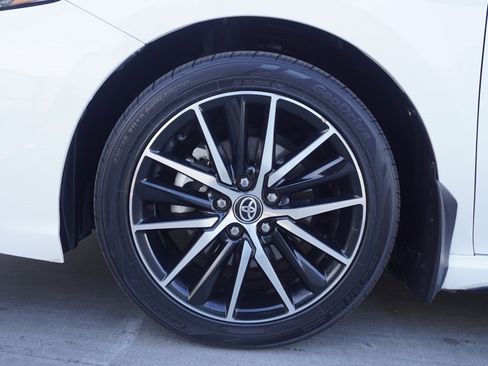 Used 2023 Toyota Camry SE image 21