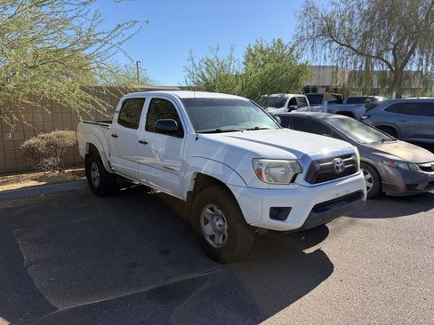 Used 2013 Toyota Tacoma PreRunner w/ SR5 Pkg RWD image 3