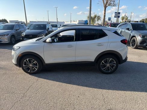 Used 2022 Buick Encore GX Essence image 16