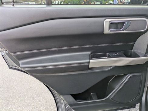 Used 2022 Ford Explorer XLT w/ Equipment Group 202A image 25