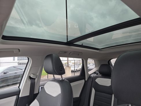 New 2026 Volkswagen Taos SEL AWD/4WD image 9