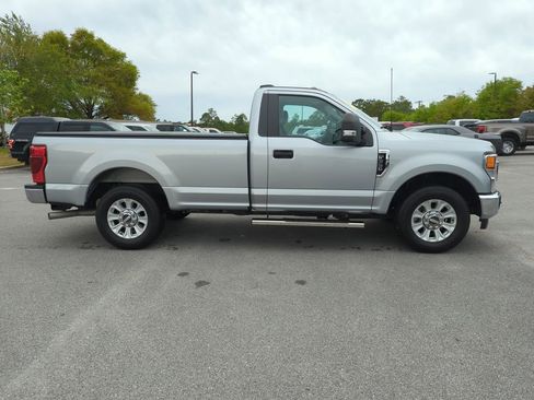 Certified 2022 Ford F350 XLT RWD image 4