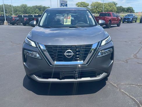 Used 2023 Nissan Rogue SV AWD/4WD image 8