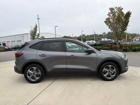 Used 2026 Ford Escape ST-Line w/ Tech Pack #1 FWD image 11