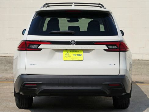 Used 2024 Toyota Grand Highlander AWD image 52