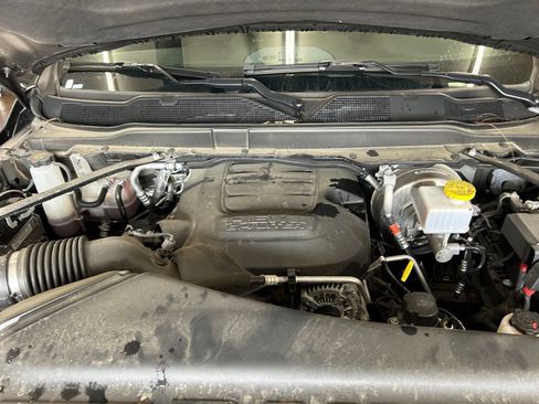 Certified 2025 RAM 2500 Big Horn AWD/4WD image 36