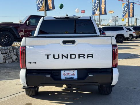 Used 2024 Toyota Tundra Limited image 7