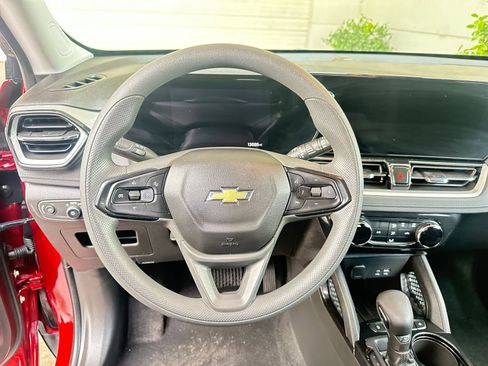 Used 2025 Chevrolet TrailBlazer LT image 28