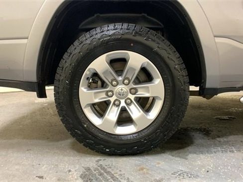 Used 2021 RAM 1500 Laramie image 19