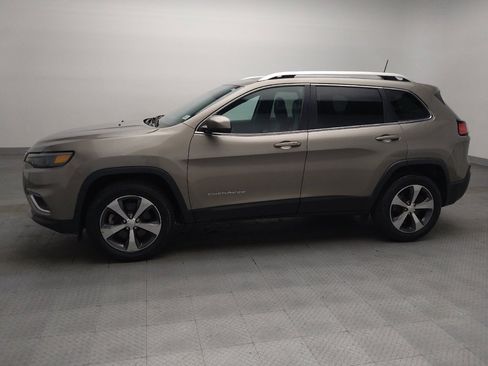 Used 2019 Jeep Cherokee Limited AWD/4WD image 2