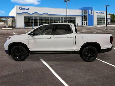 New 2026 Honda Ridgeline Black Edition image 2