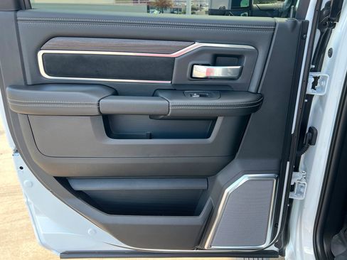 New 2026 RAM 3500 Laramie AWD/4WD image 18