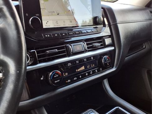 Used 2023 Nissan Pathfinder SL AWD/4WD image 5