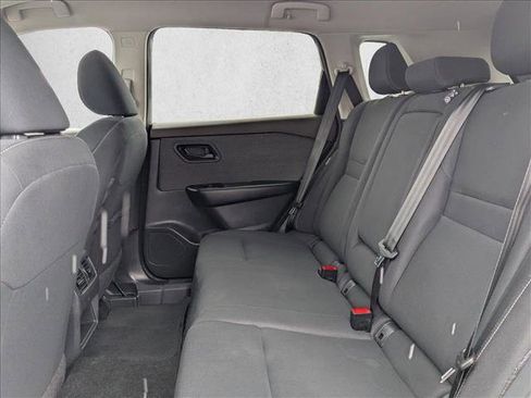 Used 2023 Nissan Rogue S image 19