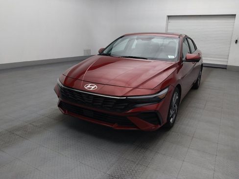 Used 2024 Hyundai Elantra Limited FWD image 15
