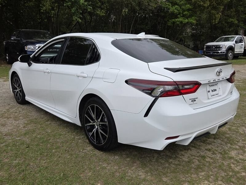 Used 2023 Toyota Camry SE AWD/4WD image 11