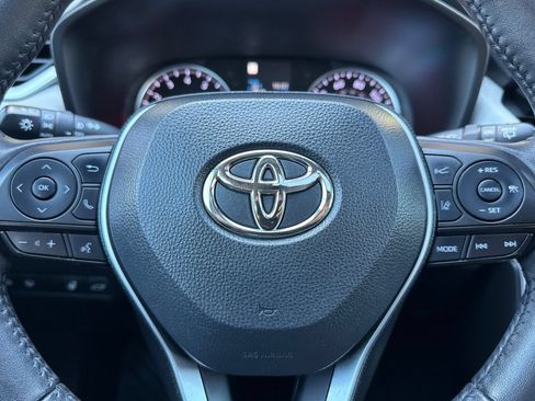 Used 2022 Toyota RAV4 XLE Premium FWD image 23