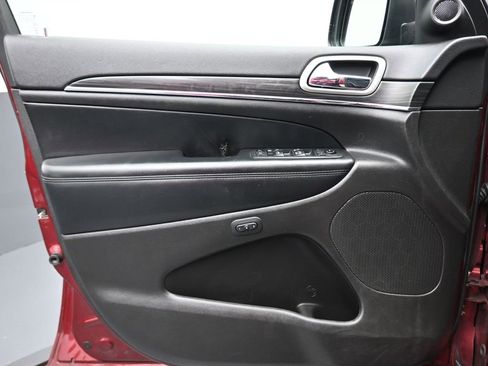 Used 2021 Jeep Grand Cherokee Limited image 9