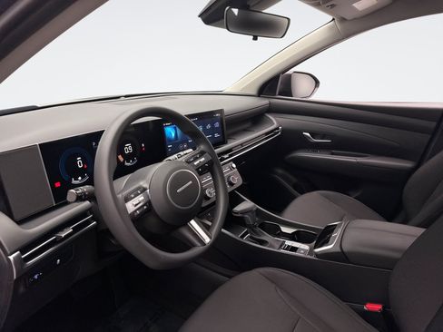 Used 2025 Hyundai Tucson SE FWD image 10
