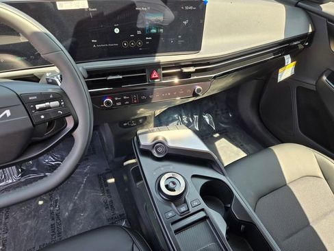New 2025 Kia EV6 Light w/ Light LR Technology Package image 18
