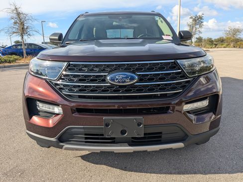 Used 2020 Ford Explorer XLT w/ Equipment Group 202A image 10