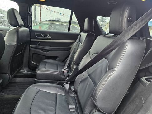 Used 2018 Ford Explorer XLT w/ Equipment Group 202A image 22