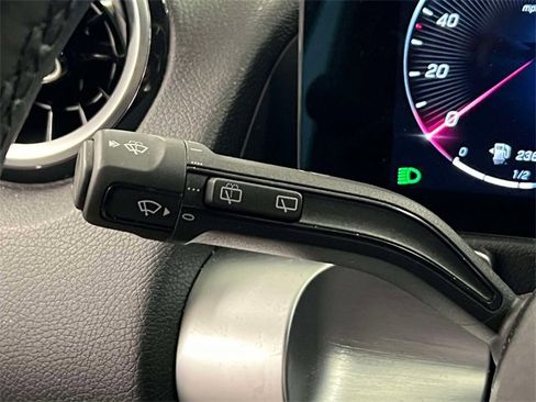 Certified 2025 Mercedes-Benz GLB 250 4MATIC image 23