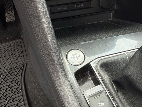 Used 2022 Volkswagen Tiguan SE FWD image 26