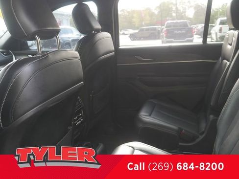 Certified 2024 Jeep Grand Cherokee L Limited w/ Luxury Tech Group II AWD/4WD image 38
