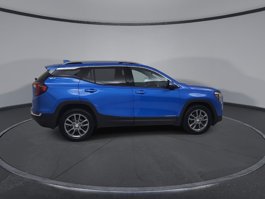 Used 2024 GMC Terrain SLT FWD image 18