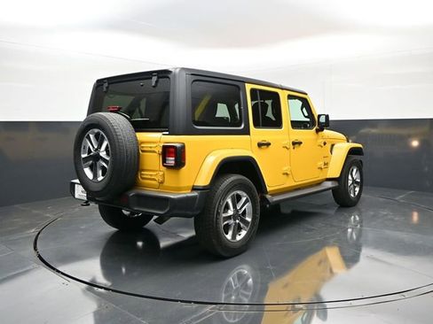 Used 2021 Jeep Wrangler Unlimited Sahara AWD/4WD image 8