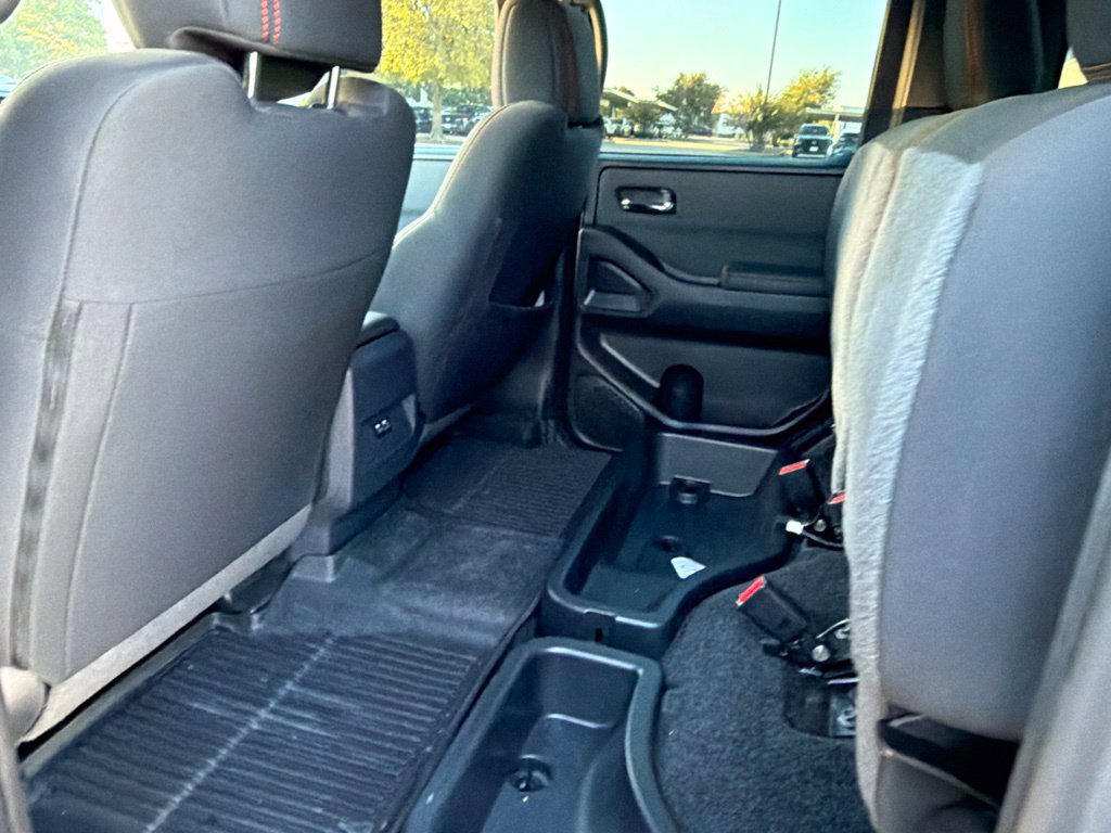 Used 2024 Nissan Frontier PRO-4X w/ Technology Package AWD/4WD image 9