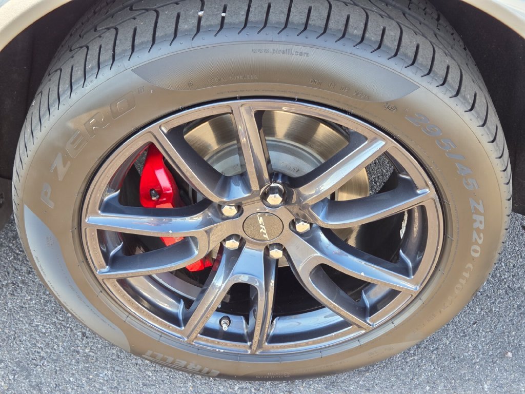 Used 2018 Dodge Durango SRT w/ Technology Group AWD/4WD image 11