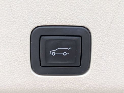 Certified 2025 Cadillac Escalade Sport Platinum w/ LPO, Floor Liner Package AWD/4WD image 15