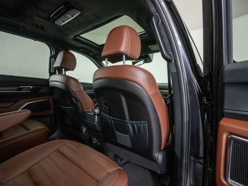Used 2025 Kia Telluride SX Prestige AWD/4WD image 38