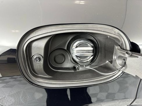 Certified 2024 Porsche Cayenne w/ Premium Package Plus (PFM) AWD/4WD image 42
