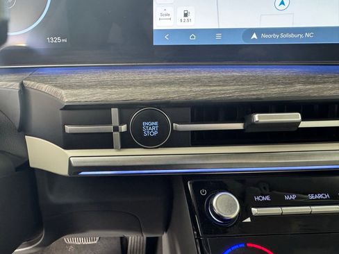 Used 2025 Hyundai Santa Fe Calligraphy image 21