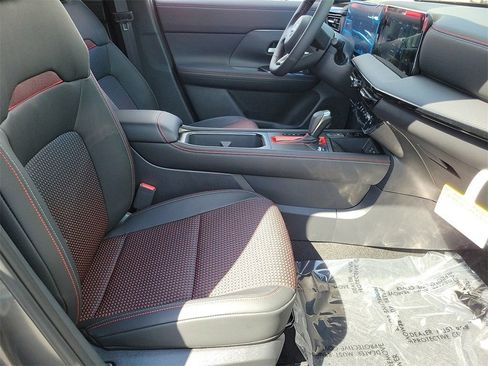 New 2026 Nissan Kicks SR w/ SR Premium Package FWD image 12