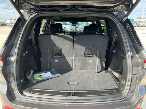 New 2025 Jeep Grand Cherokee L Limited w/ Black Appearance Package image 21