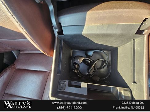 Used 2017 Chevrolet Suburban Premier image 26