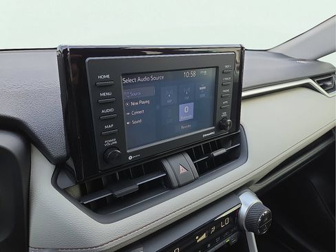 Used 2020 Toyota RAV4 XLE FWD image 16