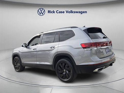 Certified 2025 Volkswagen Atlas SE w/ Panoramic Sunroof Package image 8