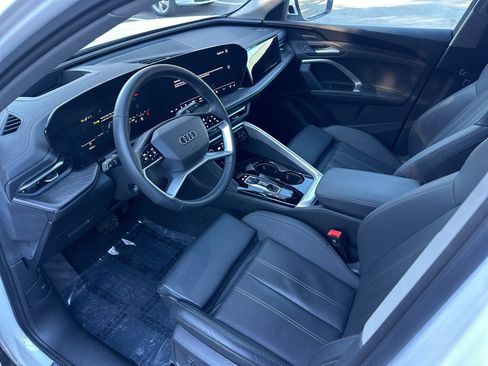 Used 2025 Audi Q5 Premium Plus w/ Premium Plus image 10