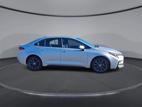 Used 2023 Toyota Corolla SE image 9